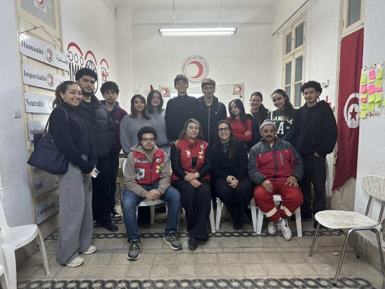 Vacances studieuses pour les élèves du lycée Pasteur membres du Club Croissant Rouge Tunisien